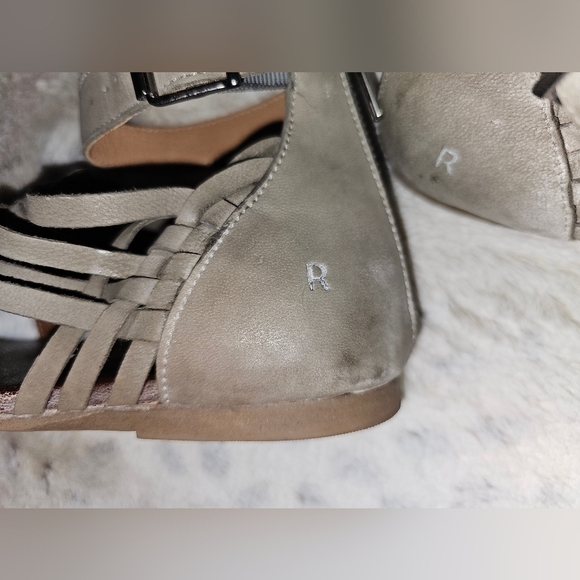 Roan Flat Distressed Gray Gladiator Sandals with Ankle Straps Size 9 - Picture 6 of 9